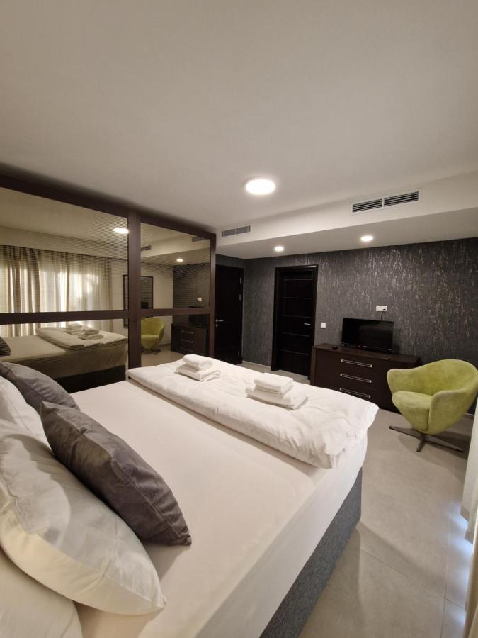 Korzo Suites St. Julian'S Extérieur photo