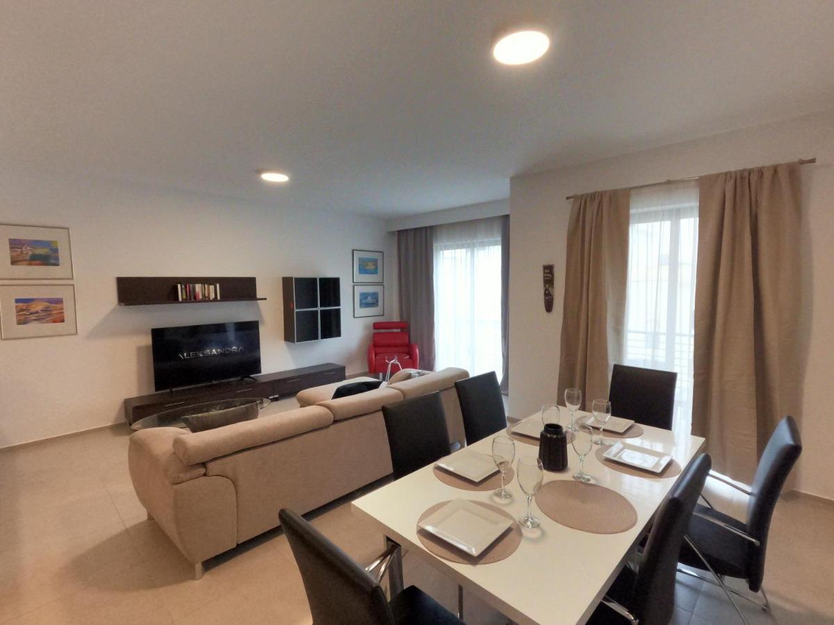 Korzo Suites St. Julian'S Extérieur photo